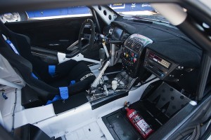 2011-hyundai-veloster-rally-car-interior-view.jpg